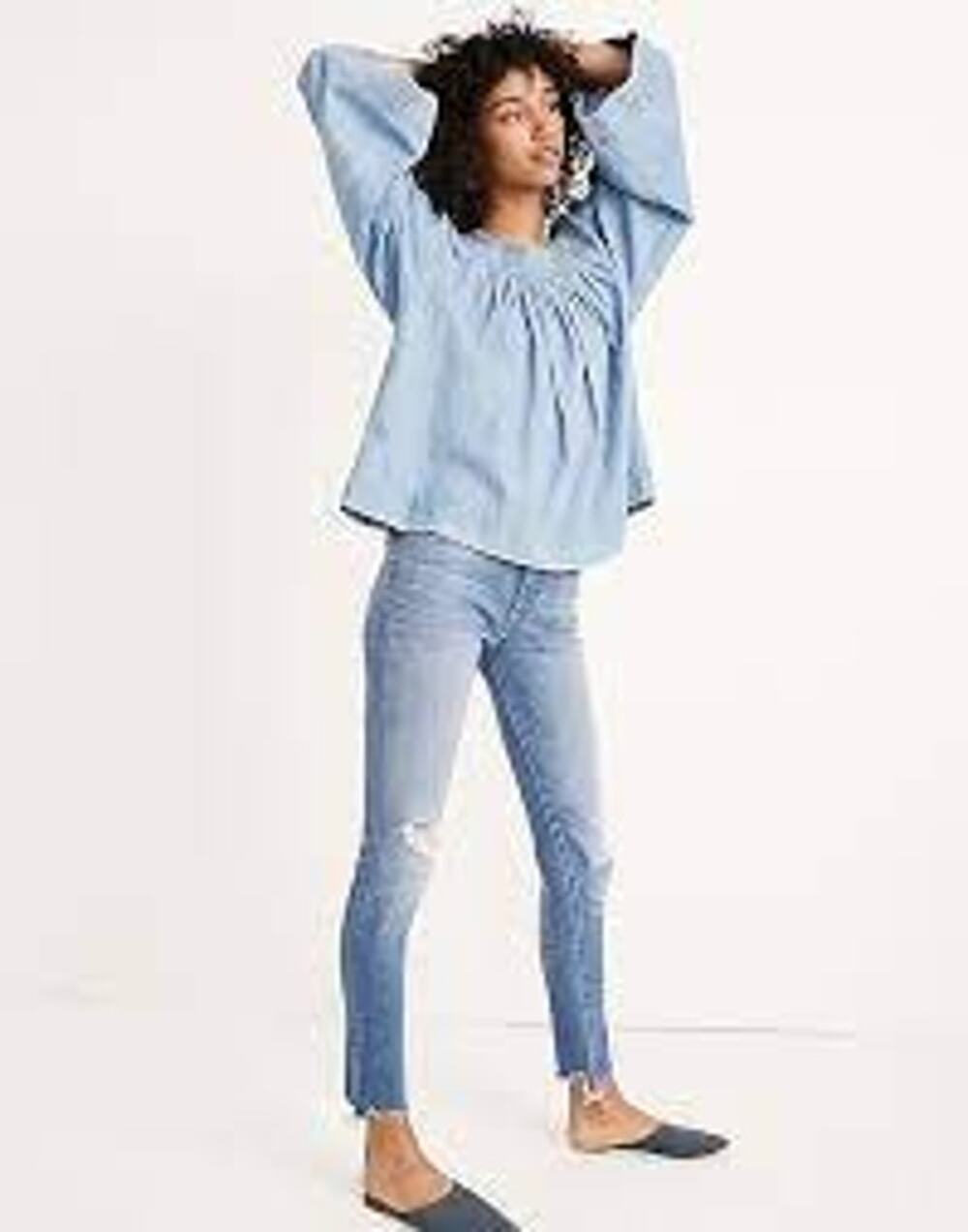 Madewell 9" Mid-Rise Skinny Jeans in Frankie Wash: Torn Knee Edition Size 26